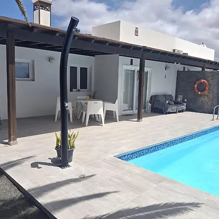 Descansa With Private Pool, Air-conditioning, Sea View, Smart-tv Wifi